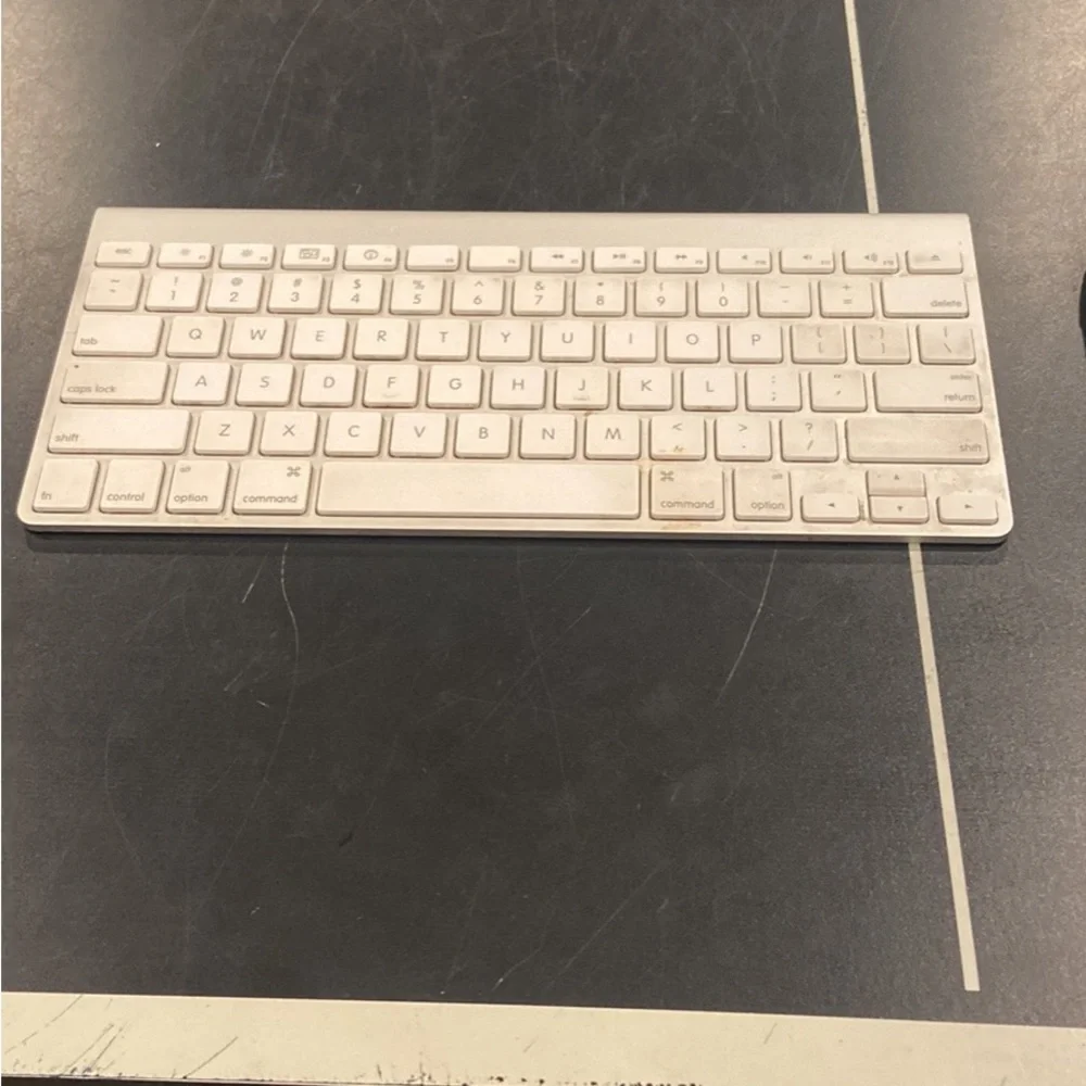 2 Apple keyboards